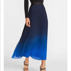 Express maxi length size XL ombré pleated skirt - black to blue.
